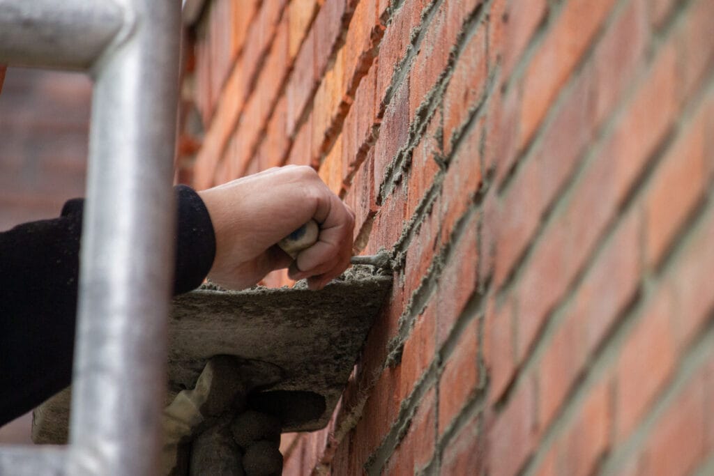 Gevelrenovatie in Hoogeveen geeft hoekwoning compleet nieuw aanzicht
